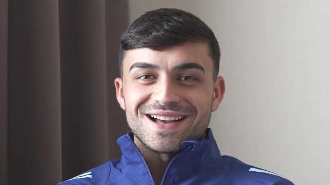 上举着标语, ue, 上掌控节奏 上举着标语, ue, 上掌控节奏